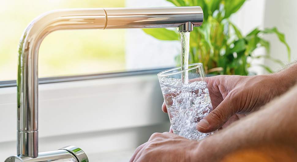 Comment un spécialiste du traitement de l'eau peut protéger votre installation sanitaire contre l'eau calcaire
