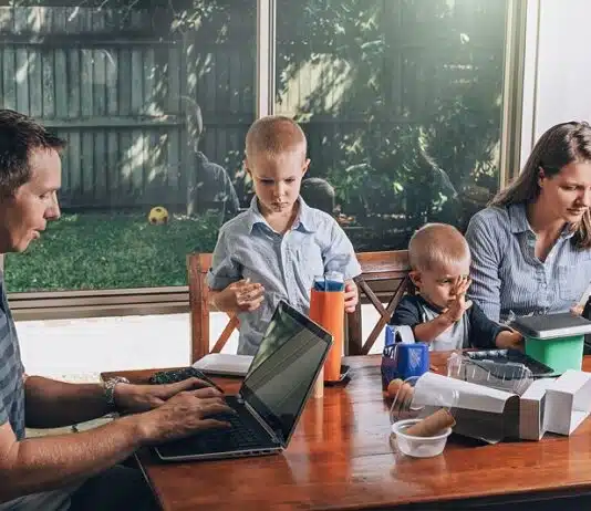 Les avantages de la crèche pour concilier vie professionnelle et familiale Les avantages de la crèche pour concilier vie professionnelle et familiale