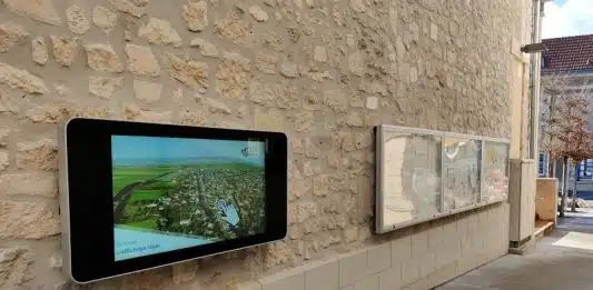 Les bornes interactives extérieures : une solution pour les panneaux d’affichage public Les bornes tactiles extérieures une solution pour les manifestations en extérieur