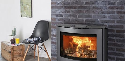 Pourquoi confier l’installation de son poêle à bois à un spécialiste ? Pourquoi confier l’installation de son poêle à bois à un spécialiste