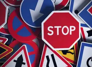 Quelles sont les grandes familles de panneaux de signalisation routière