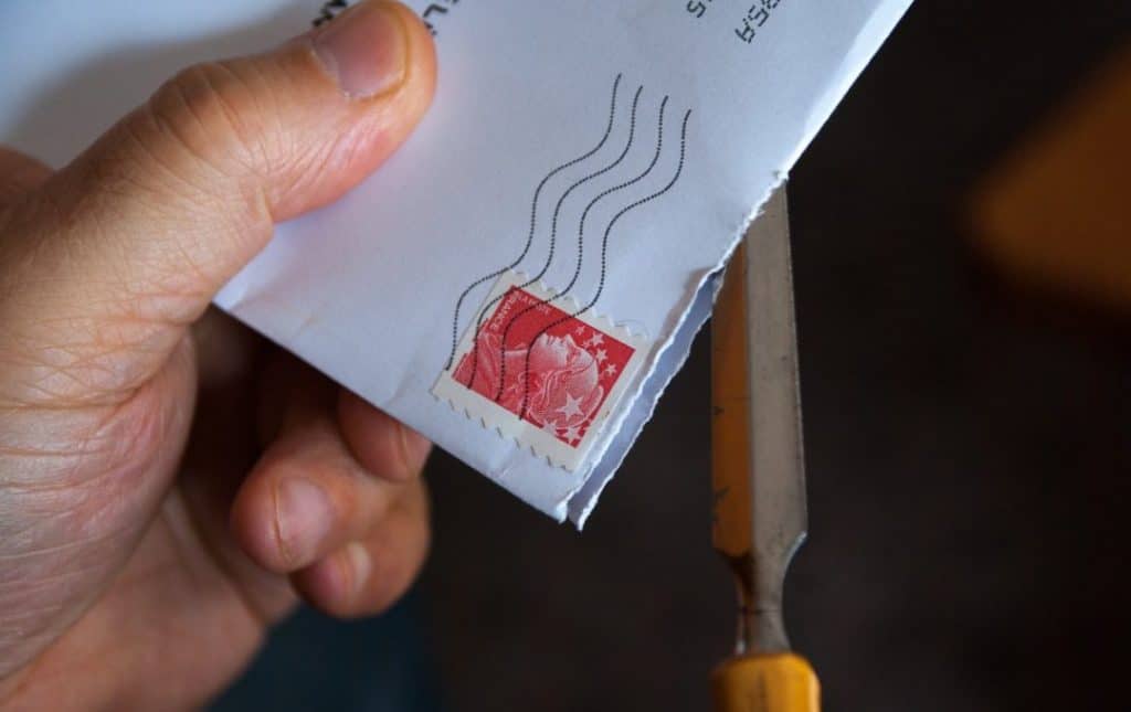 comment connaître l’identité de l’expéditeur?