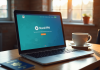 Ordinateur portable sur un bureau en bois avec site NordVPN et passeport israélien