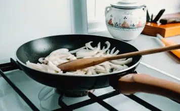 Quels matériaux privilégier pour vos ustensiles de cuisine ?